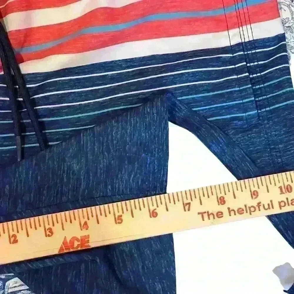 Vineyard Vines Men’s Swim Trunks Size Small NWOT Stripe Board Shorts 6.5” Inseam